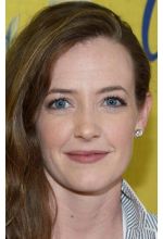 Stephanie Allynne
