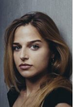 Stephanie Nur