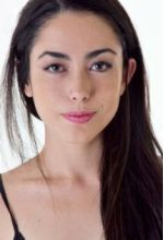 Lizzy Auna